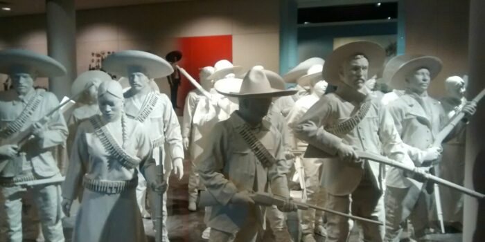 Revolucionários no museu da revolução - México